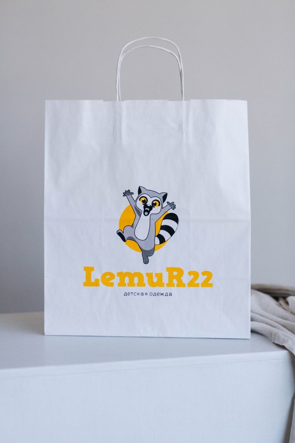 Пакет крафт, плоские ручки, 26*15*35 см (ш*г*в), белый 80 гр.