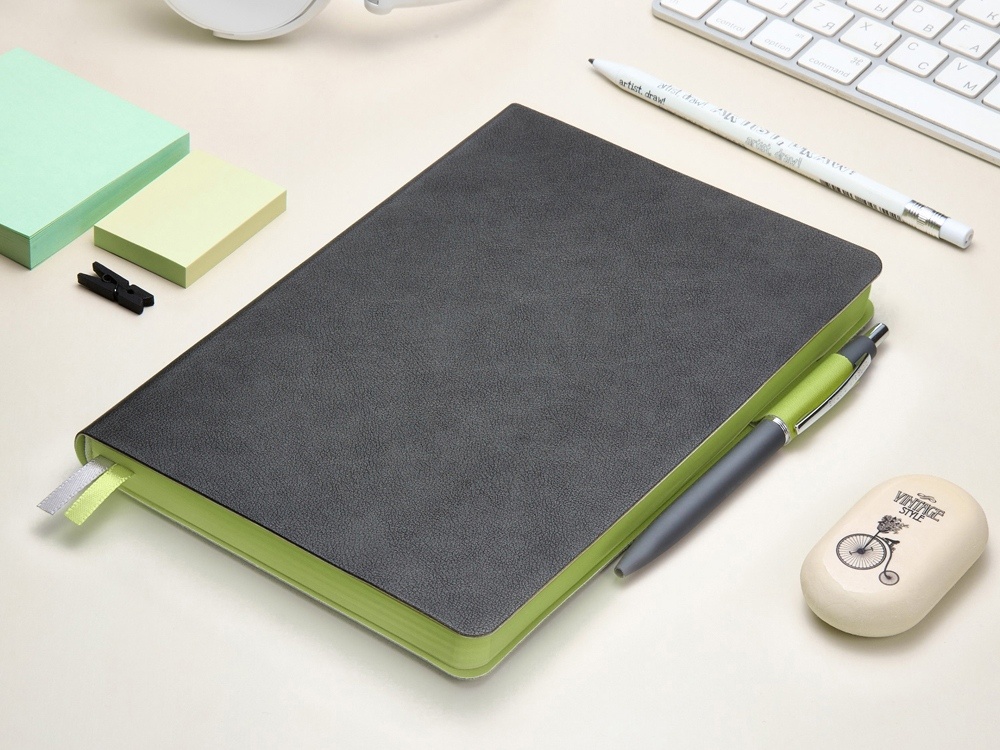 Ежедневник А5 датированный Boston на 2027 год