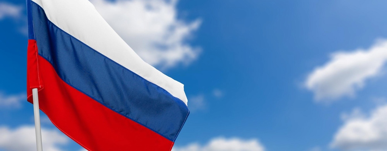 Необычные подарки на День России: как удивить сотрудников и партнеров?