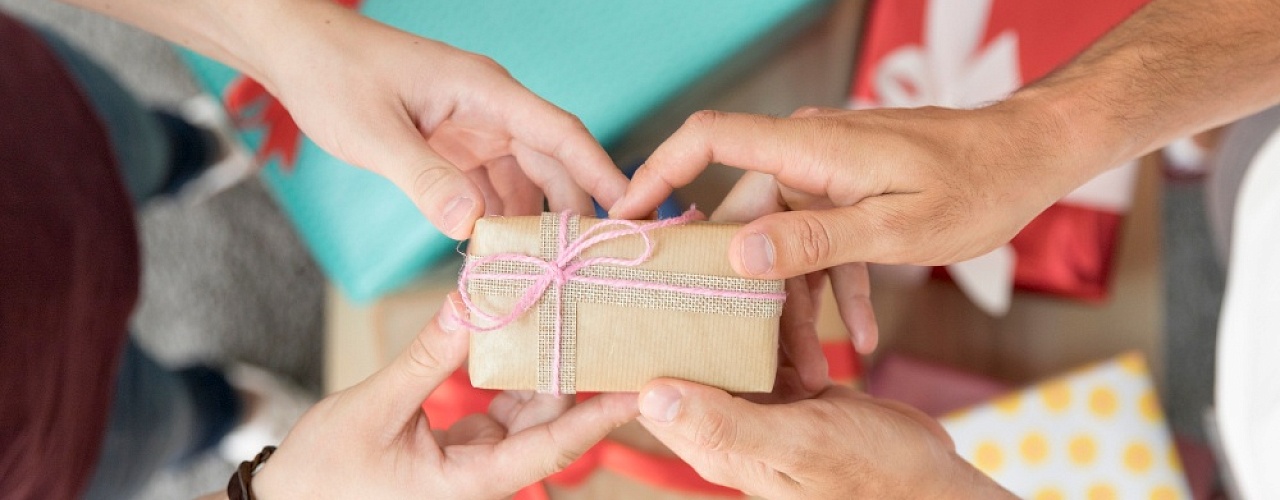 Сувенирная продукция в B2B: как вложения в подарки приносят возврат