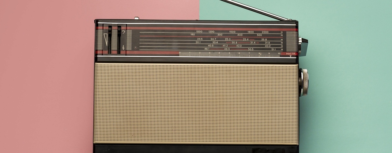 Подарки с логотипом на День радио: нестандартные решения для бизнеса