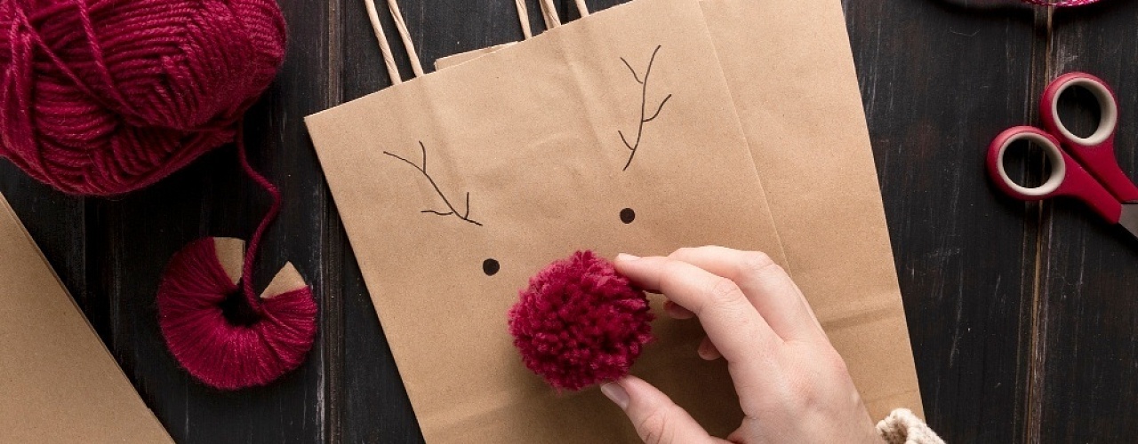 Как пакеты с логотипом усиливают офлайн-маркетинг: эффект витрины на улице