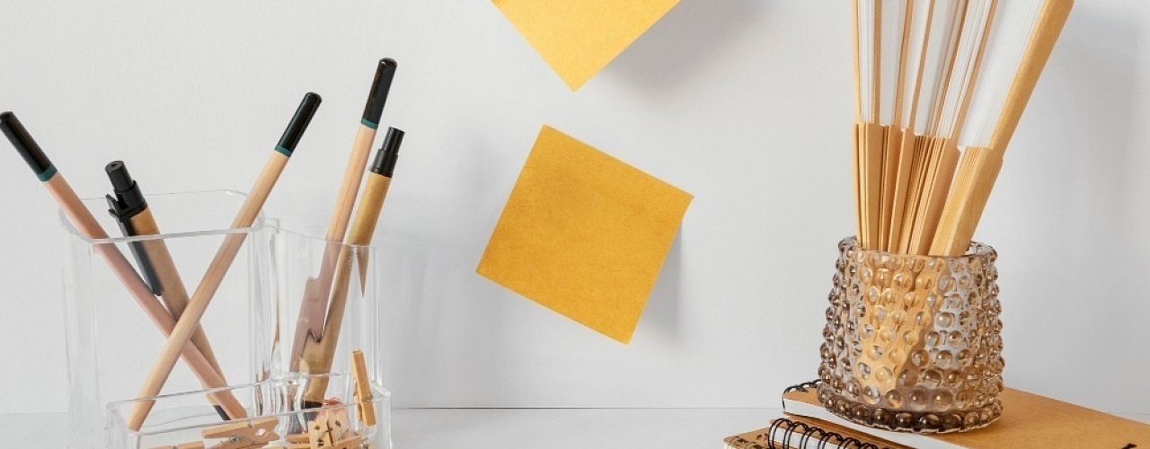 Почему физический сувенир важнее, чем 100 писем: цифровая усталость и материальный знак внимания